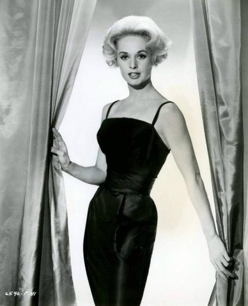 Красивая актерская династия: Типпи хедрен, Мелани гриффит и дакота Джонсон. 01