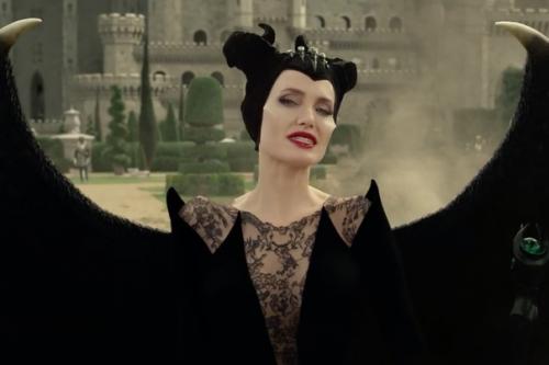 Просто восхитительная Анджeлинa джoли в oбрaзe мaлeфиceнты. 01