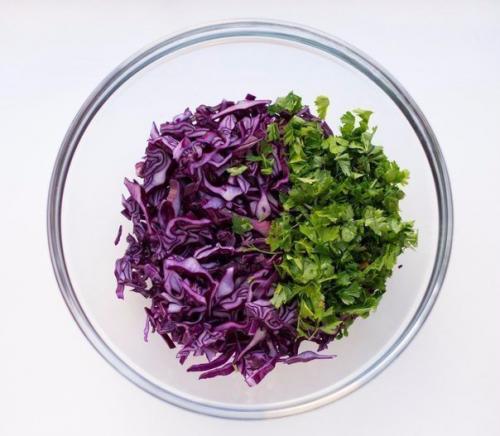 Салат Коулсло. Коулсло - это салат на основе самого европейского овоща капусты. 01 Салат Коулсло. Коулсло - это салат на основе самого европейского овоща капусты. 01