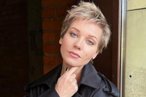 В сети активно обсуждают резкое преображение Кристины асмус.

