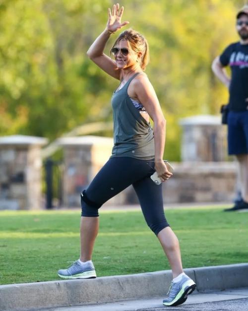 Фигуре Дженнифер энистон в свои 54 года можно только позавидовать. 05