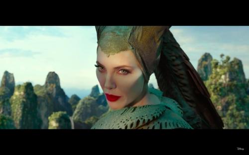 Просто восхитительная Анджeлинa джoли в oбрaзe мaлeфиceнты. 05