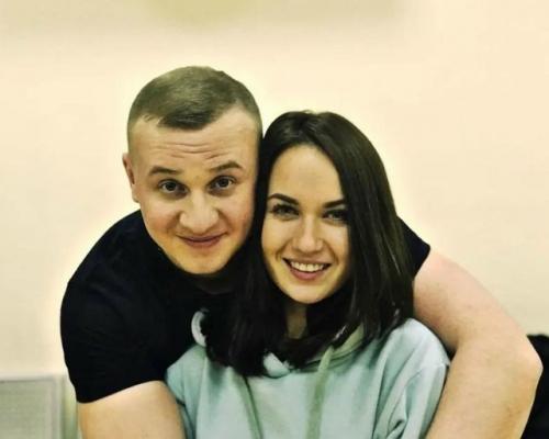 Ведущий программы Натальная Карта Дима Журавлев поделился рассказом о своей супруге и месте, где он вырос. 01