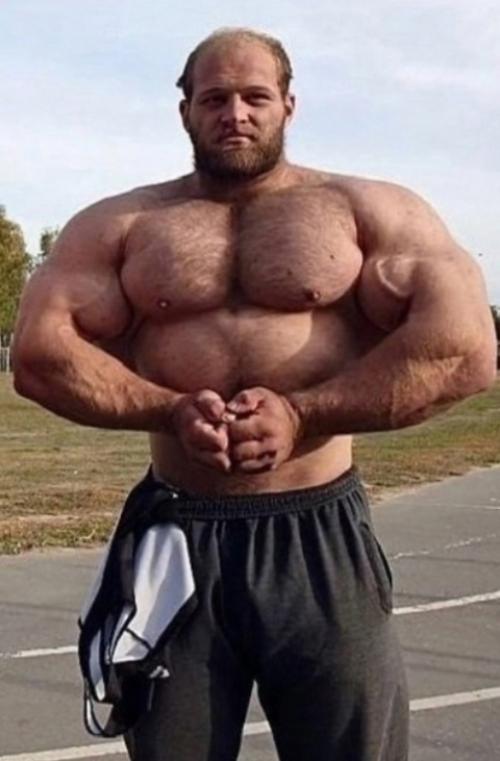 Как выглядят бицепсы и предплечья андрея смаева. 02