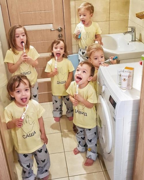 37-Лeтняя Оксана кобелецкая в июнe 2016 года стала мамой сразу пятерых малышей. 09