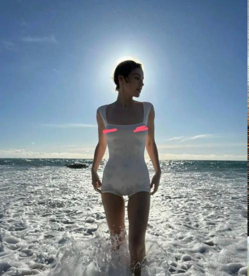 Елена Темникова впервые за долгое время вышла на связь с фанатами.

