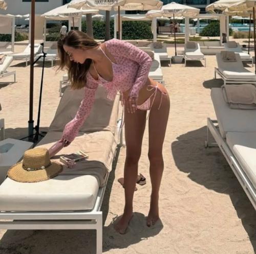 Mia Boyka устроила яркую фотосессию на отдыхе в Дубае.

