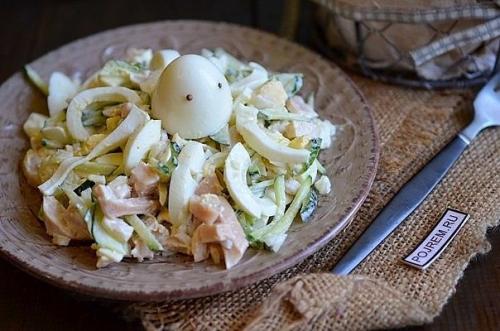 Питательный салат с кальмарами - идеальный белковый ужин.