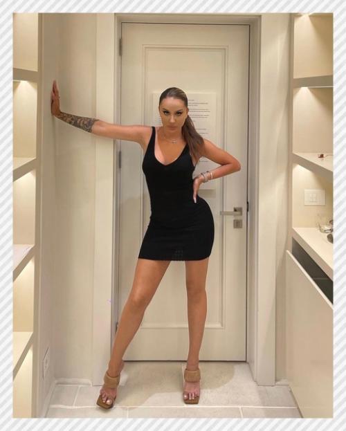 Спортивные девушки. Украинская исп лнительница Анна, к т рая выступает п д псевд ним м Асти выглядит велик лепн. 01