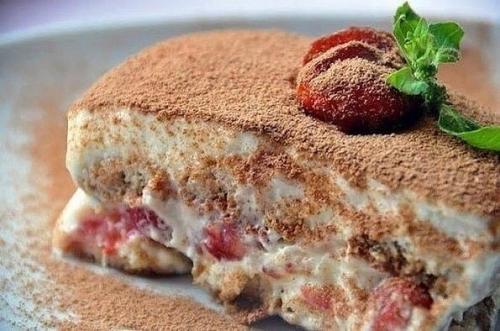 Диетический тирамису с клубникой.
