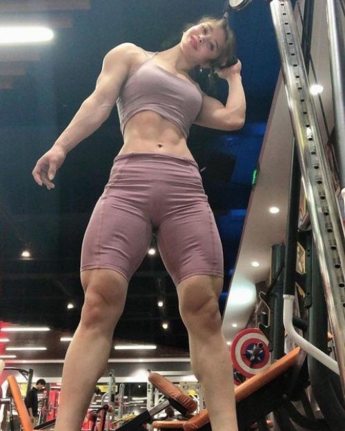 Юань хэронг из Китая - девушка с лицом ангела и телом бодибилдера! 03