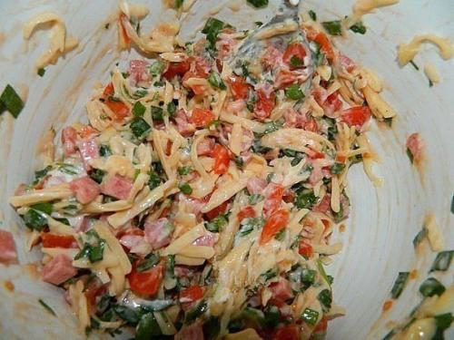 Горячие бутерброды.  Когда нет времени на приготовление полноценного блюда, можно воспользоваться рецептом горячих бутербродов. 03