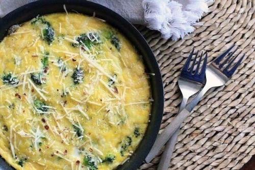 Омлет с брокколи на завтрак? 04