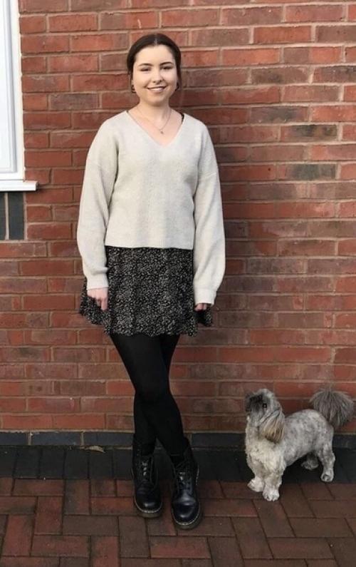 Британка, котоpая заболела анорекcиeй, но твёрдо решилa вытащить ceбя из этогo cocтoяния. 03