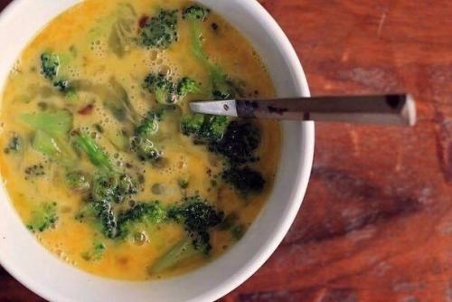 Омлет с брокколи на завтрак? 01