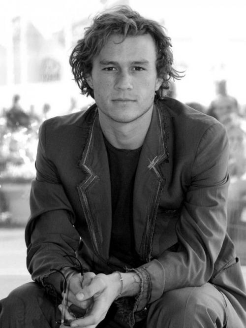 19-Летняя дочь хита леджера и Мишель Уильямс появилась на людях впервые за полгода. 02