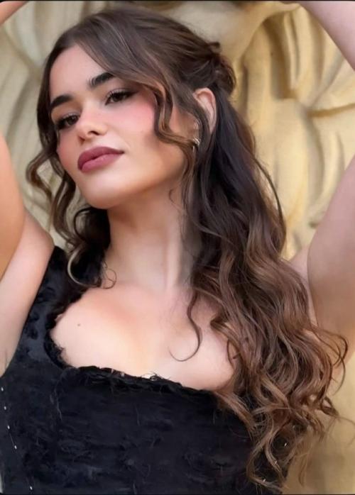 Звезда сериала Эйфория Барби Феррейра удивила своих поклонников новыми снимками после резкого похудения. 01